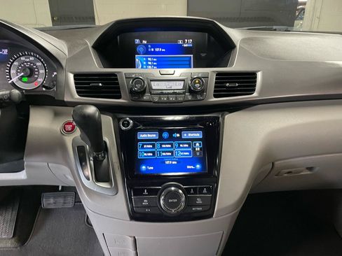 Used 2014 Honda Odyssey EX-L image 17