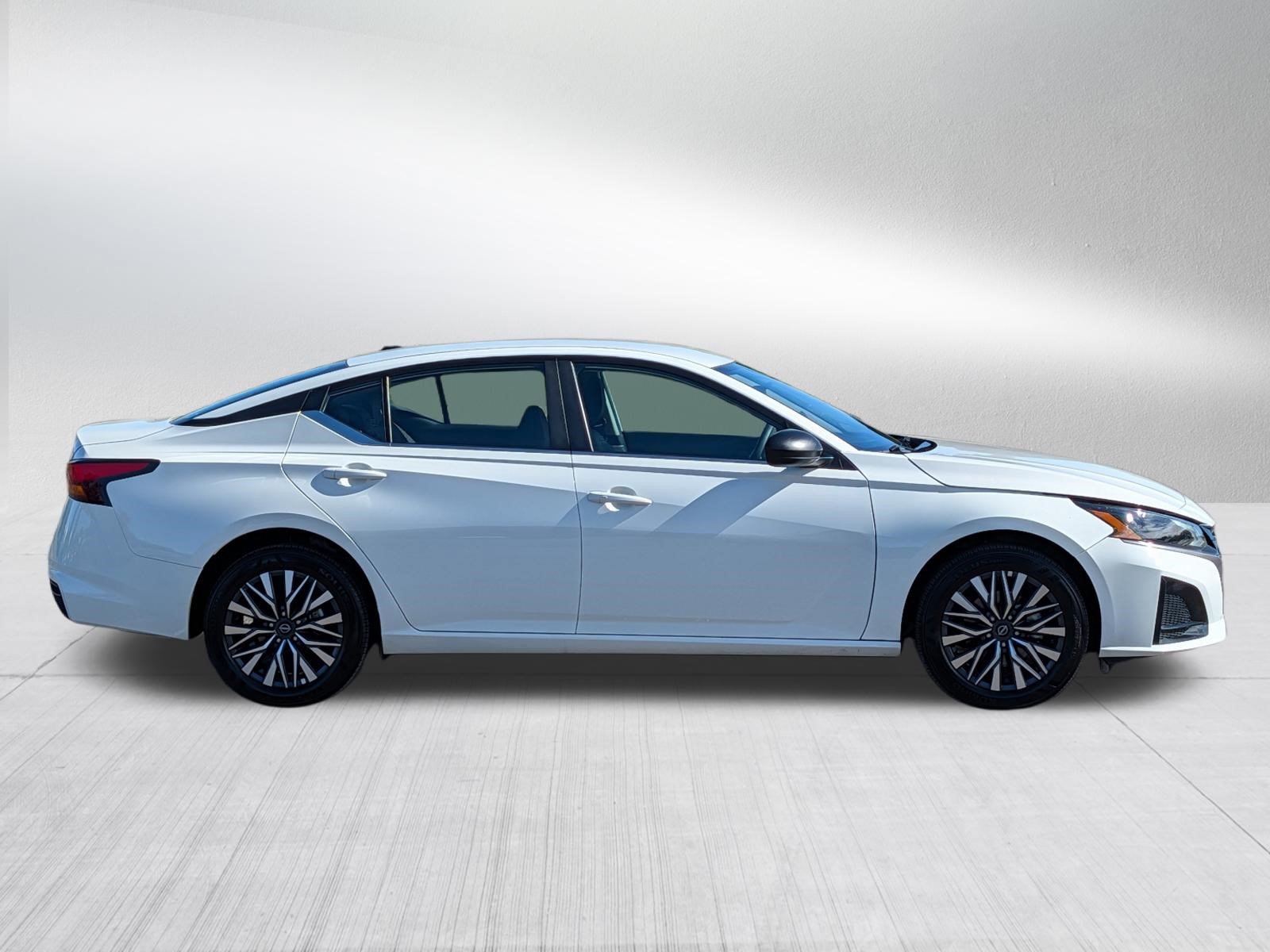 Used 2026 Nissan Altima 2.5 SV AWD/4WD image 8