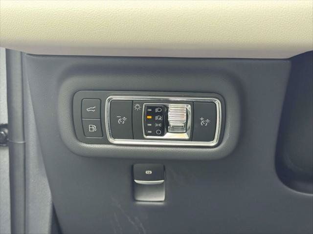 Certified 2025 Lincoln Nautilus Reserve AWD/4WD image 21