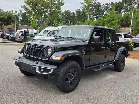 Used 2024 Jeep Gladiator Sport AWD/4WD image 4