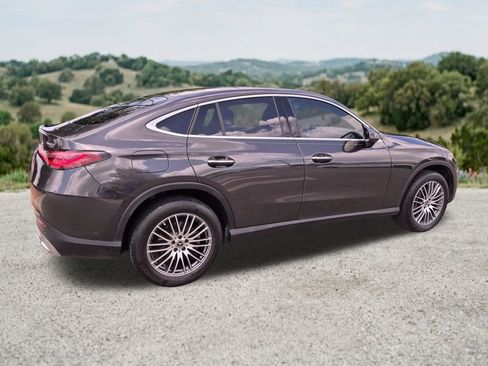 Used 2024 Mercedes-Benz GLC 300 4MATIC image 11