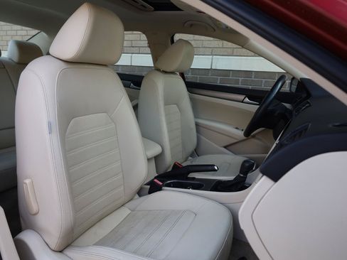 Used 2015 Volkswagen Passat 1.8T SE FWD image 26