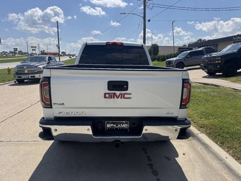 Used 2017 GMC Sierra 1500 SLT w/ SLT Premium Package AWD/4WD image 4