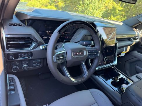 New 2026 GMC Yukon Elevation image 3