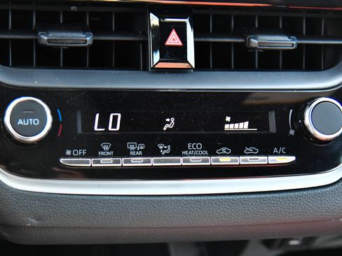 Used 2026 Toyota Corolla SE w/ SE Package FWD image 23