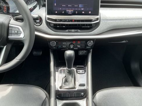 Used 2023 Jeep Compass Latitude AWD/4WD image 12