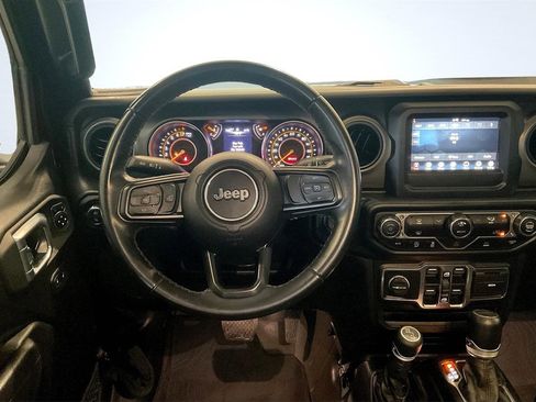 Used 2022 Jeep Gladiator Willys image 5