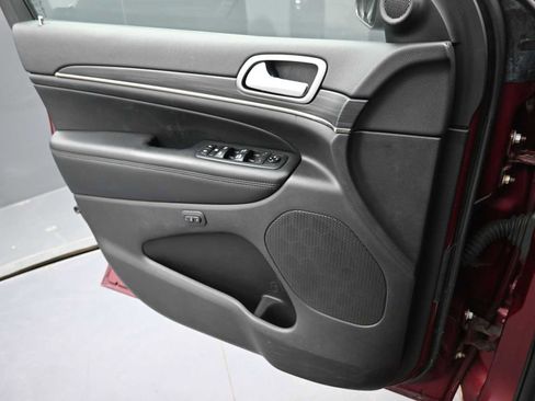 Used 2020 Jeep Grand Cherokee Limited X image 11