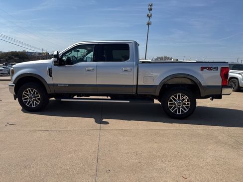 Used 2019 Ford F250 Lariat w/ Lariat Value Package image 4
