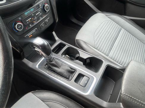 Used 2019 Ford Escape SE FWD image 30