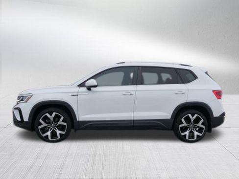 Used 2022 Volkswagen Taos SEL image 6