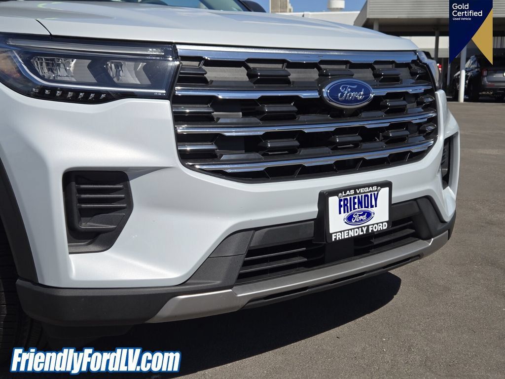 Certified 2025 Ford Explorer Active RWD image 8