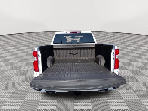 Used 2024 Chevrolet Silverado 1500 RST w/ Z71 Off-Road Package AWD/4WD image 7