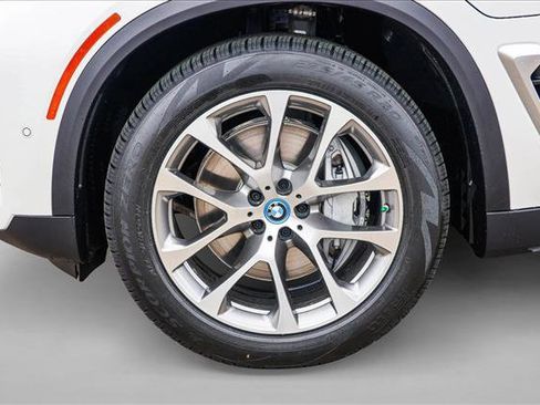 Certified 2025 BMW X5 xDrive50e w/ Parking Assistance Package image 9