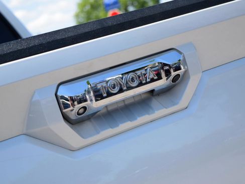 Used 2022 Toyota Tundra Limited w/ Power Package RWD image 19