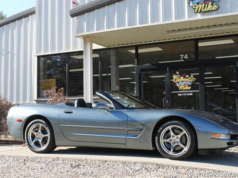 Used 2003 Chevrolet Corvette Coupe w/ Preferred Equipment Group1 RWD image 3
