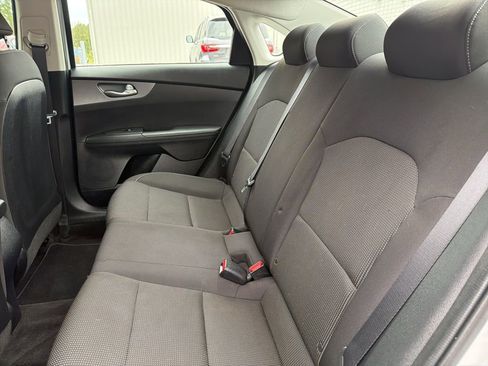 Used 2020 Kia Forte LXS FWD image 19