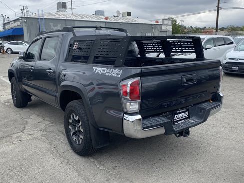 Used 2022 Toyota Tacoma TRD Off-Road AWD/4WD image 11
