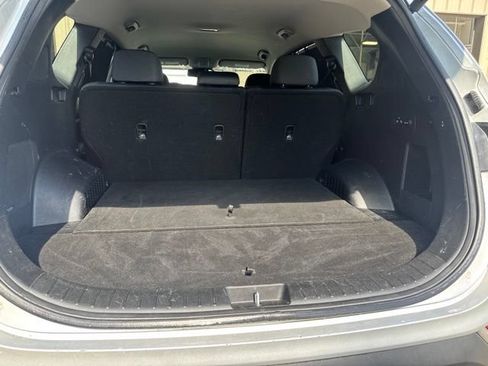 Used 2019 Hyundai Santa Fe SEL FWD image 12