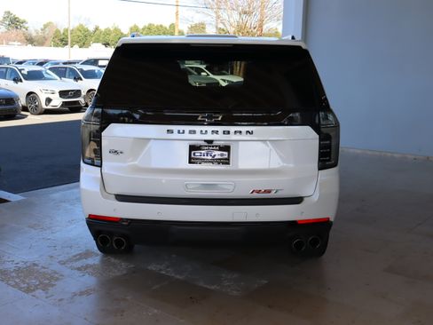 Certified 2025 Chevrolet Suburban RST w/ Comfort Package image 9