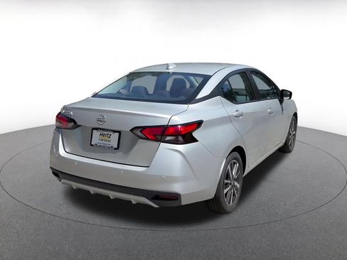 Used 2025 Nissan Versa SV FWD image 11
