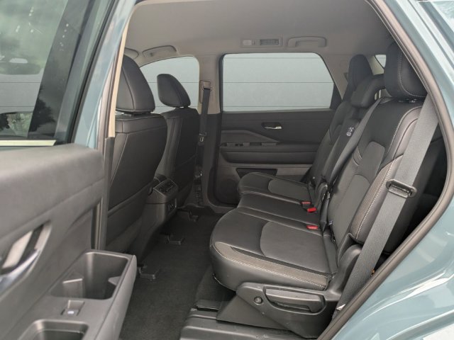 Certified 2026 Nissan Pathfinder SL FWD image 29