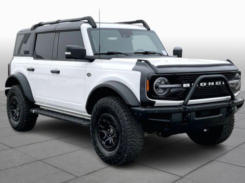 Used 2022 Ford Bronco Wildtrak image 3