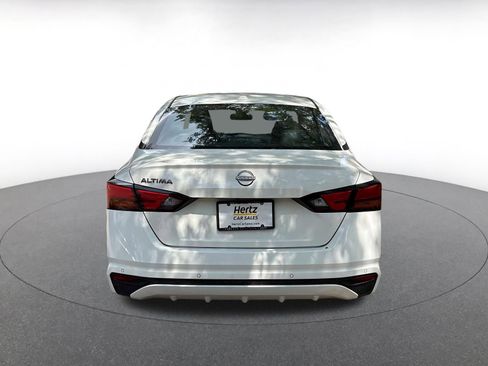 Used 2025 Nissan Altima 2.5 SV FWD image 6