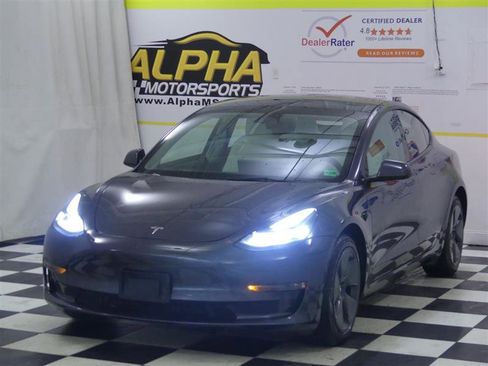Used 2023 Tesla Model 3 Standard Range image 4