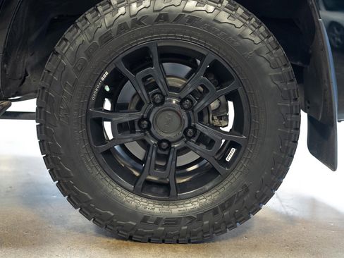 Used 2019 Toyota Land Cruiser image 47