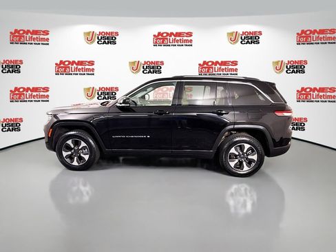 Used 2022 Jeep Grand Cherokee Limited 4xe w/ Luxury Tech Group II AWD/4WD image 16