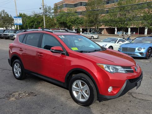 Used 2014 Toyota RAV4 XLE AWD/4WD image 5