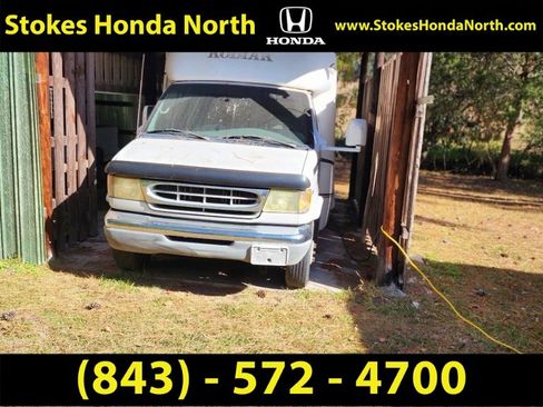 Used 2002 Ford E-350 and Econoline 350 Super Duty image 2