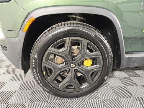 Used 2023 Rivian R1S Adventure image 9