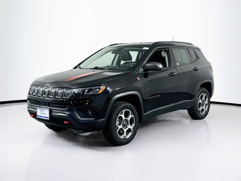 Used 2022 Jeep Compass Trailhawk w/ Trailhawk Convenience Group AWD/4WD image 1