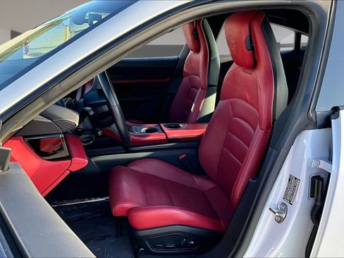 Used 2023 Porsche Taycan RWD image 18