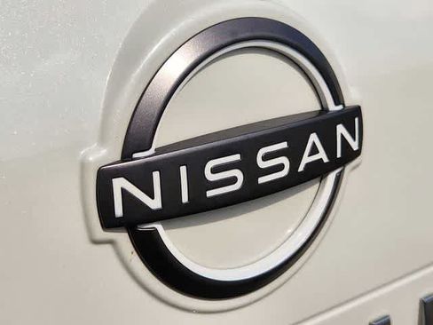 Used 2023 Nissan Rogue SV FWD image 12