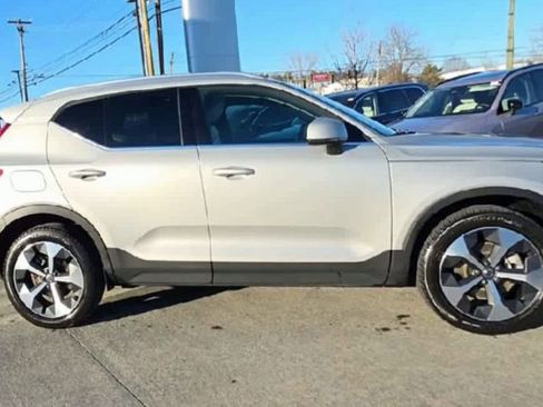 Certified 2023 Volvo XC40 B5 Plus w/ Driver Assist Package image 7