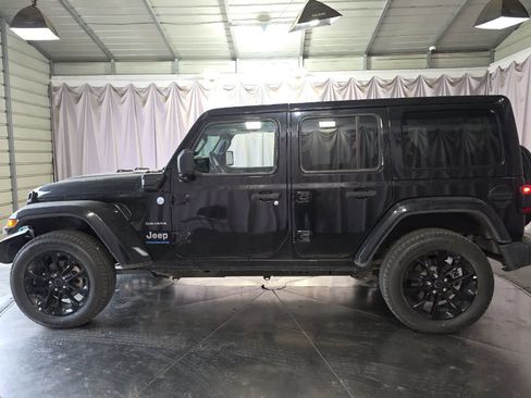 Used 2024 Jeep Wrangler Unlimited Sahara AWD/4WD image 6