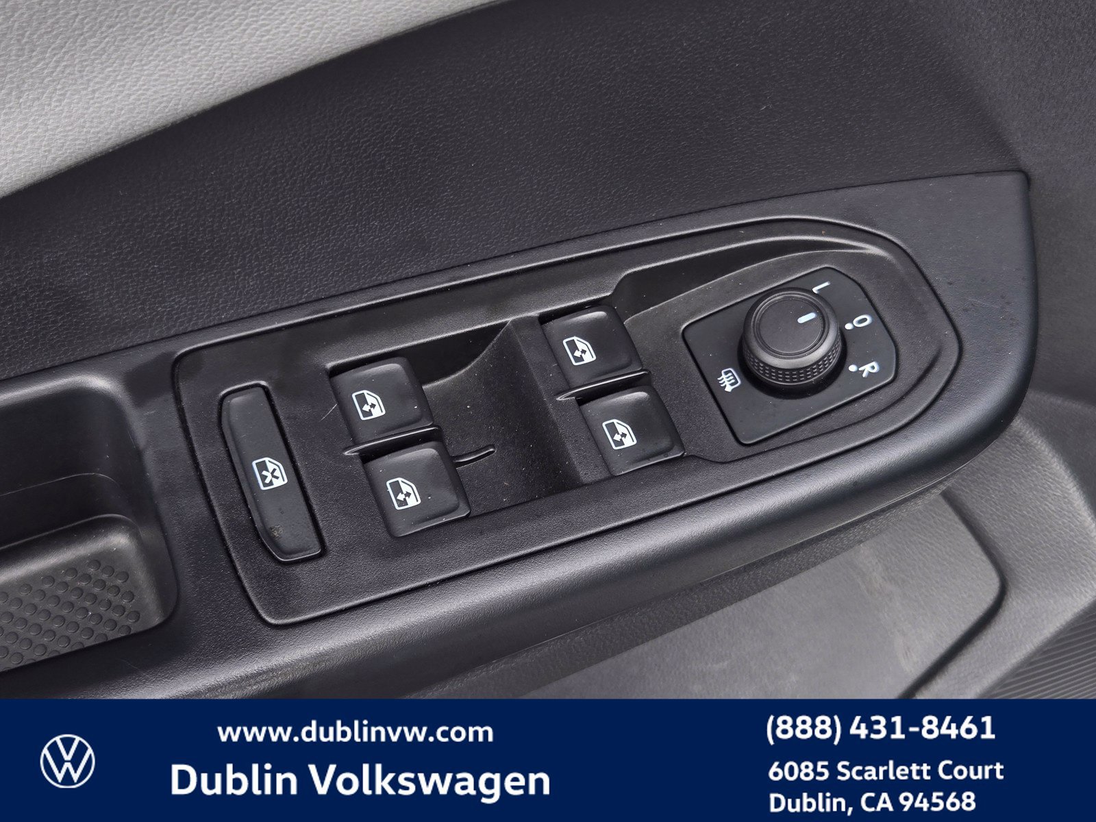 Certified 2023 Volkswagen Taos SE w/ Panoramic Sunroof Package FWD image 11