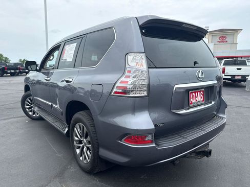 Used 2017 Lexus GX 460 Luxury w/ Preferred Accessory Package AWD/4WD image 6