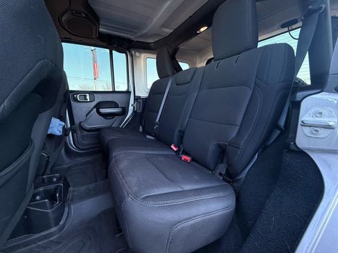 Used 2019 Jeep Wrangler Unlimited Sport S image 24