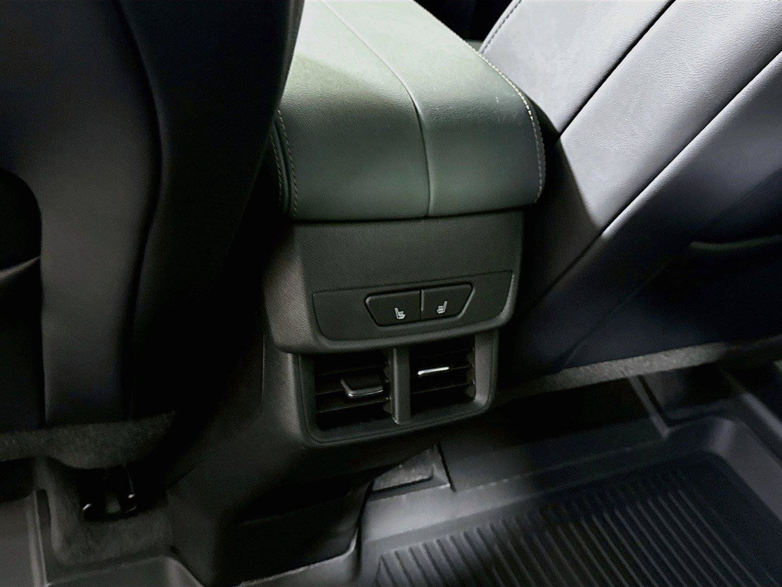New 2027 GMC Terrain AT4 w/ Convenience Package III AWD/4WD image 18