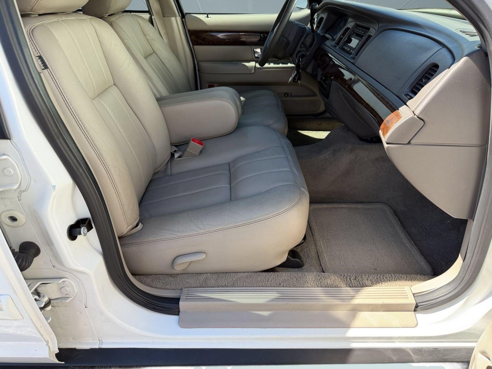 Used 2011 Mercury Grand Marquis LS RWD image 21