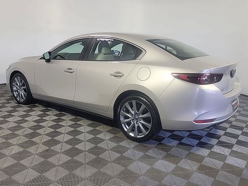 Used 2023 MAZDA MAZDA3 s FWD image 9