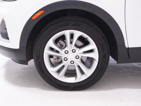Used 2023 Buick Encore GX Preferred w/ Cold Weather Comfort Package AWD/4WD image 11