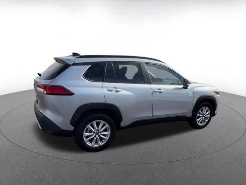 Used 2025 Toyota Corolla Cross LE image 15