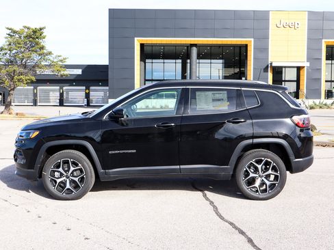 New 2026 Jeep Compass Limited image 8