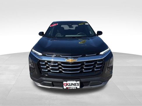 Used 2025 Chevrolet Equinox LT AWD/4WD image 2