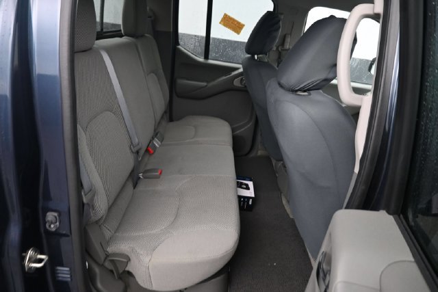 Used 2017 Nissan Frontier SV w/ SV Value Truck Package AWD/4WD image 6
